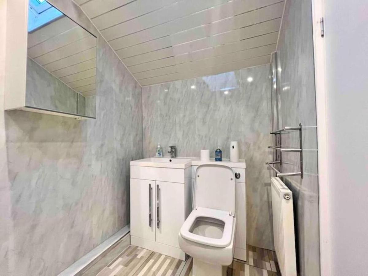 Spacious 3 Bedroom Home In Glasgow - Free Parking מראה חיצוני תמונה